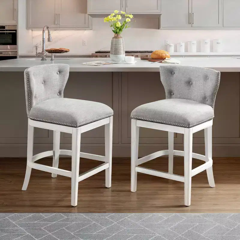 Lot de 2 tabourets de bar pivotants hauteur comptoir blancs : Tissu en lin, Clous décoratifs, Pivot à mémoire de position