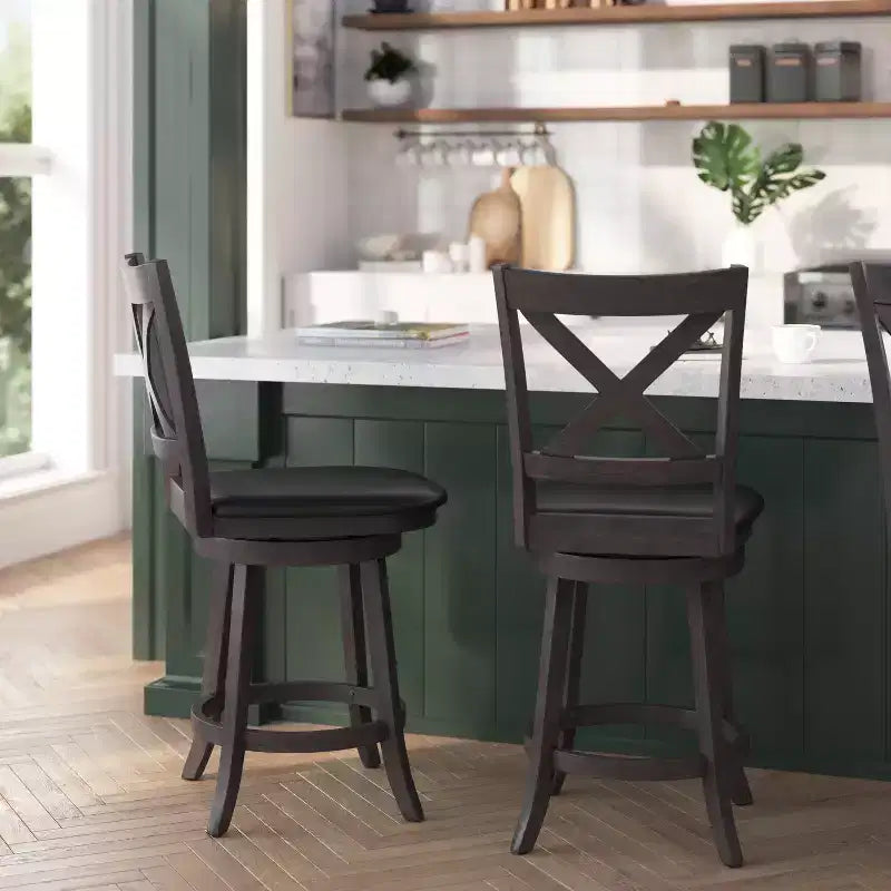 Tabouret de bar 24" pivotant en bois avec dossier en croix, hauteur comptoir, assise rembourrée et repose-pieds intégré